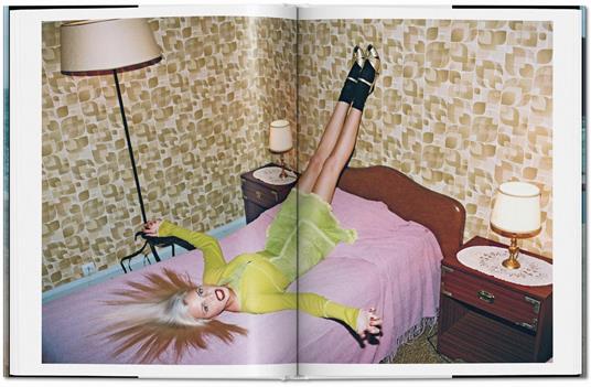 Helmut Newton. A gun for hire. Ediz. inglese, francese e tedesca - Matthias Harder - 2