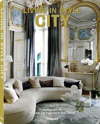 Living in style city. Ediz. illustrata - copertina