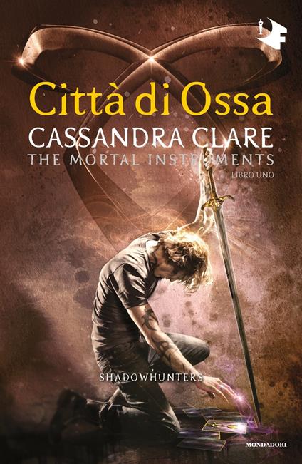 Città di ossa. Shadowhunters. The mortal instruments. Vol. 1 - Cassandra Clare - copertina