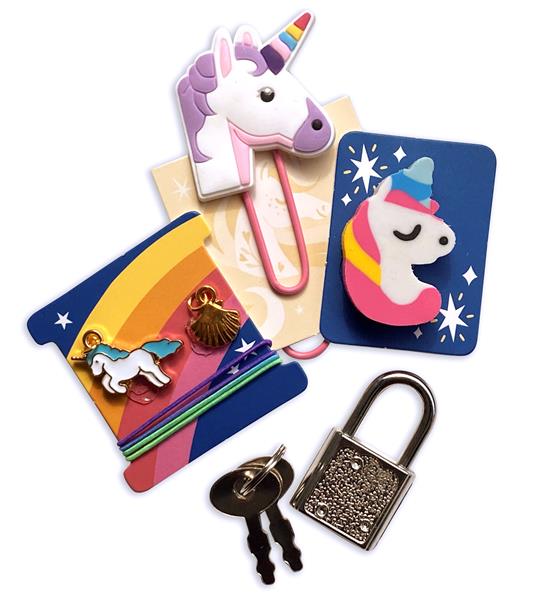 Unicorni. Il mio cofanetto segreto. Ediz. a colori. Con 1 graffetta, 1 matita, 1 gomma, 1 braccialetto, 1 lucchetto e 2 chiavi. Con Adesivi - 4