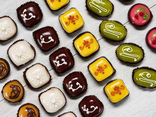 La decorazione classica in pasticceria. Tecnica e arte del cornetto - Roberto Cantolacqua - 14