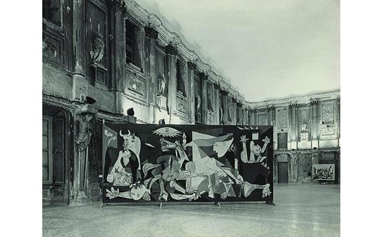 Trionfo della Morte. Guernica. Crocifissione di Guttuso. Attraversamenti. Ediz. italiana e inglese - 2