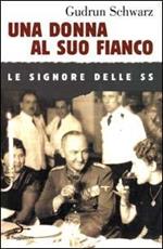 Una donna al suo fianco