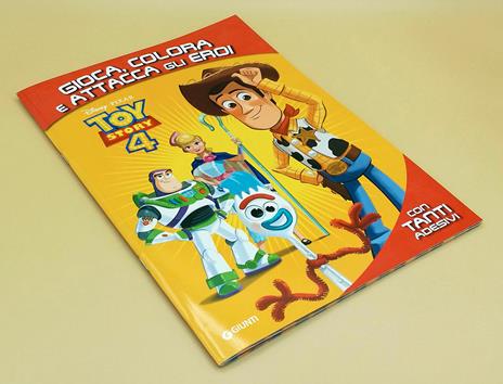 Toy Story 4. Gioca, colora e attacca gli eroi. Con adesivi. Ediz. a colori - 2