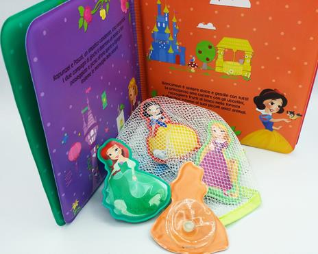 Disney princess. Il libro bagnetto. Ediz. a colori. Con gadget - 5