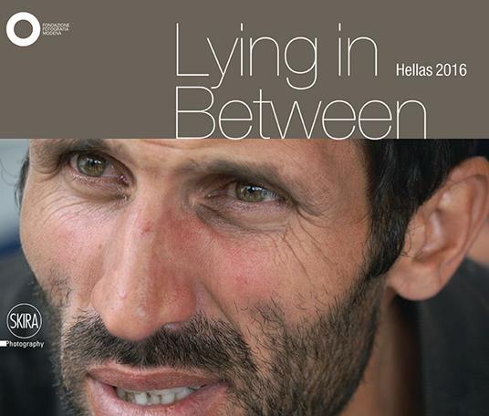 Lying in between. Hellas 2016 - copertina