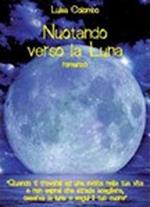 Nuotando verso la luna