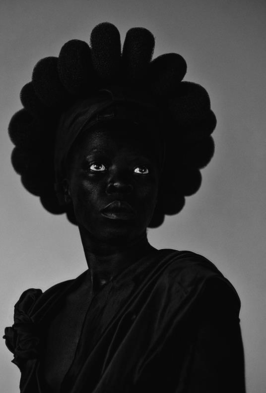 Zanele Muholi Somnyama Ngonyama. Ave, leonessa nera. Ediz. illustrata - copertina