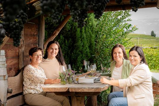 Prantls Küche: Gemeinsam kochen und genießen. Menüvorschläge für besondere Anlässe und Rezepte für jeden Tag - Irene Prantl,Ariane Prantl,Barbara Prantl - 2