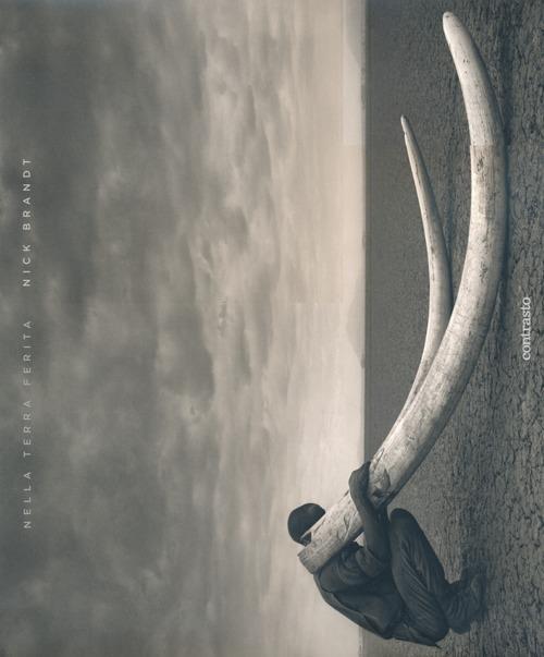 Nella terra ferita - Nick Brandt - copertina