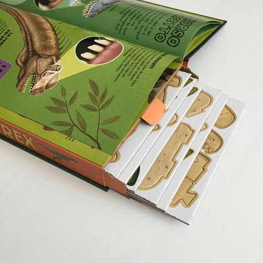 Costruisci il tuo T-Rex e scopri il mondo dei dinosauri. Libro pop-up. Con modellino di 49 pezzi - Darren Naish - 4
