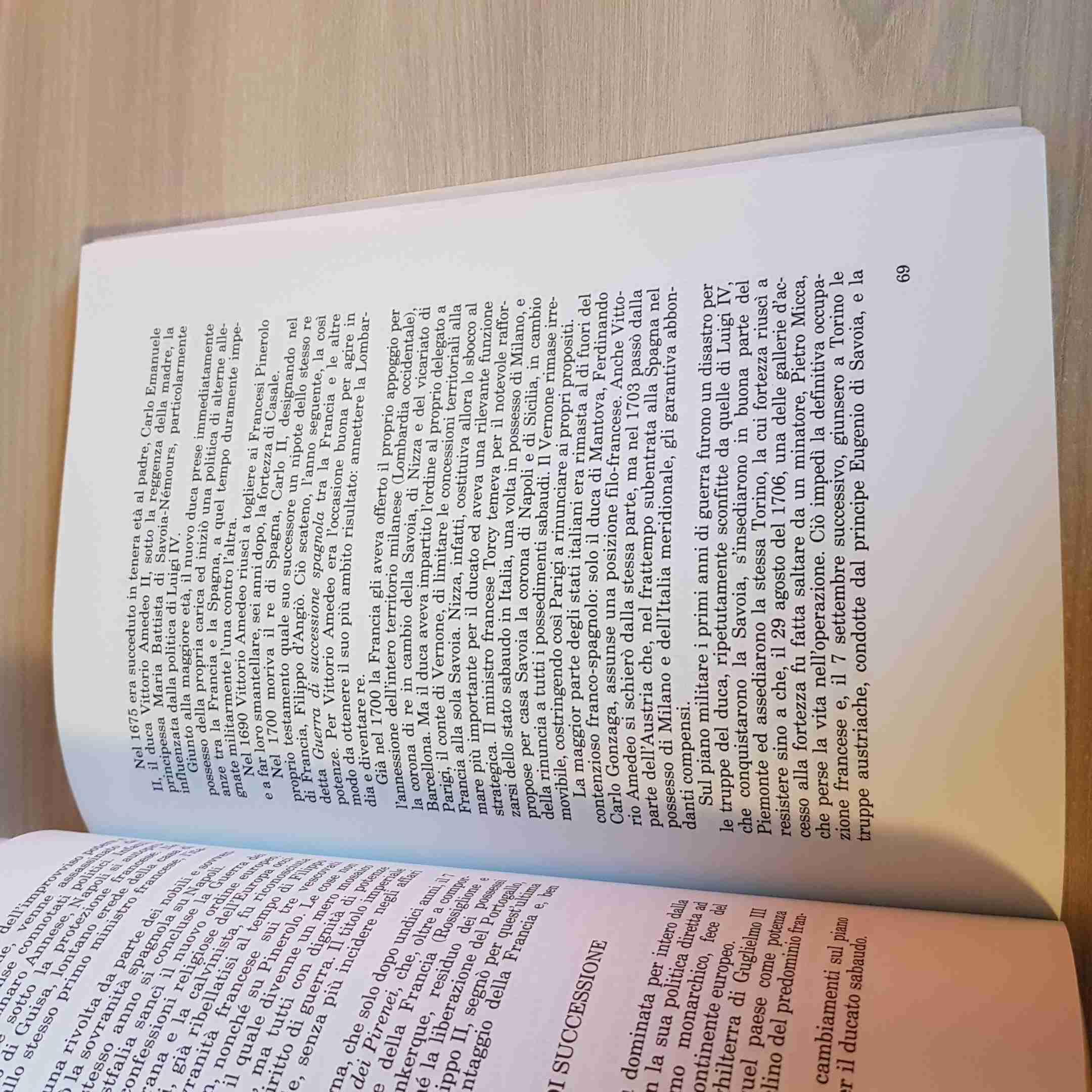 Piccola storia d'Italia. Breve manuale di storia con spiegazioni e adattamenti ad uso degli stranieri