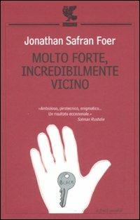 Copertina di Molto forte, incredibilmente vicino