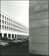 Viale della previdenza sociale - Gianni Berengo Gardin - copertina