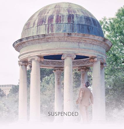 Suspended. Ediz. italiana e inglese - Massimo Cristaldi - copertina
