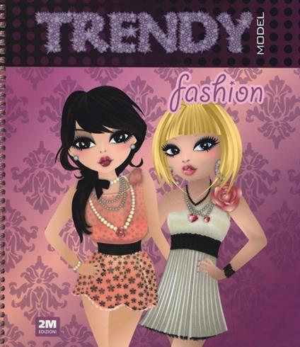 Trendy model fashion. Con gadget - Valentina Russo - copertina