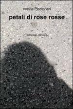 Petali di rose rosse