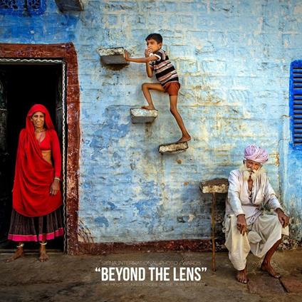 Beyond the lens. The most stunning images of the 2016. Ediz. italiana e inglese - copertina