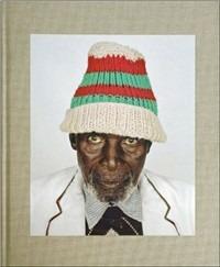 Looking aside - Pieter Hugo - copertina