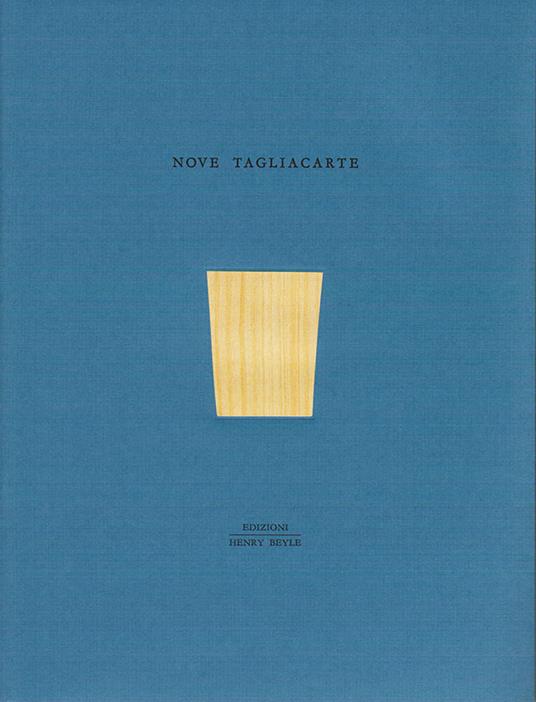 Un tagliacarte in legno - copertina