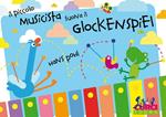 Il piccolo musicista suona il glockenspiel