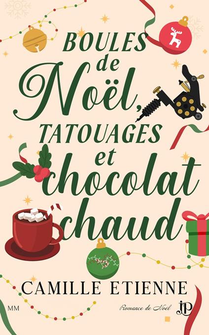 Boules de noël, tatouages et chocolat chaud